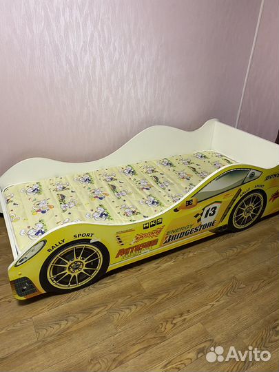 Детская кровать машинка с матрасом