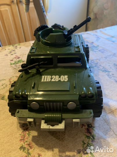 Игрушечный танк