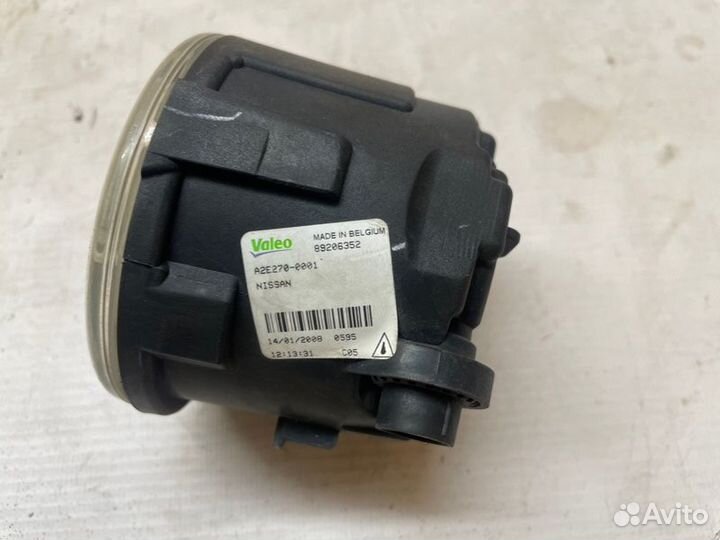 Противотуманная фара передняя правая Nissan