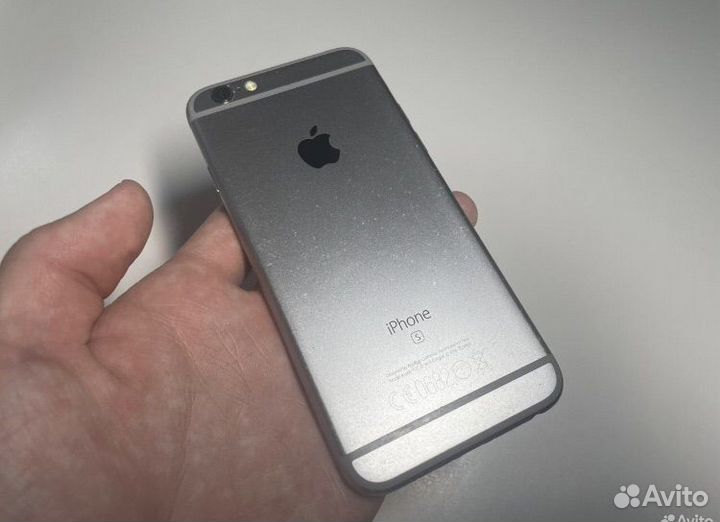 Телефон iPhone 6s