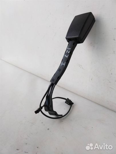 Ответная часть переднего левого ремня безоп. фоль