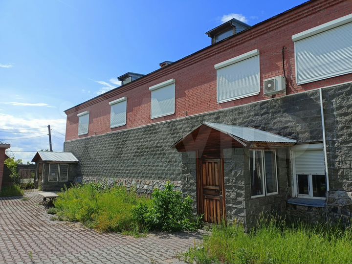 Коттедж 615 м² на участке 12 сот.