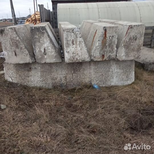 Бетонные блоки