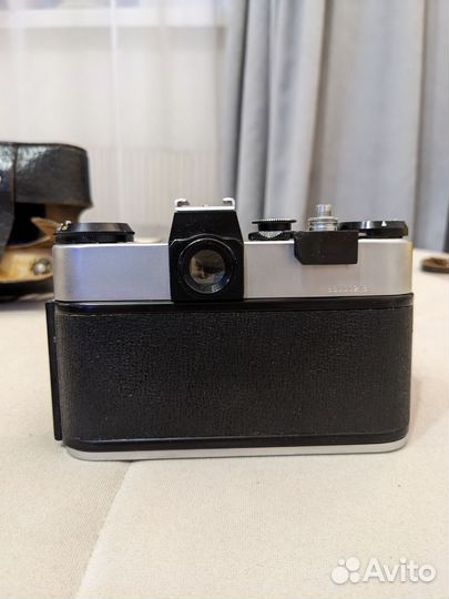 Плёночный фотоаппарат Зенит