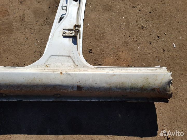 Порог с центральной стойкой левый (Lifan X60)