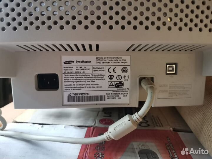 Монитор Samsung SyncMaster757 nf