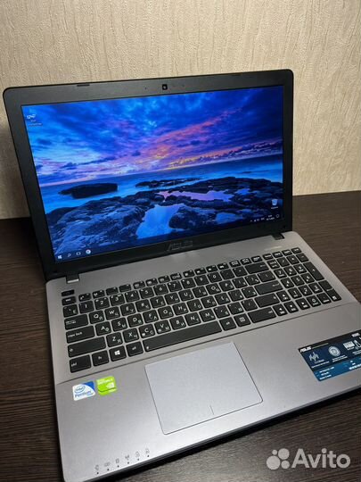 Ноутбук asus x550c