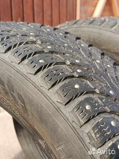 Nokian Tyres Hakkapeliitta 9 215/55 R17