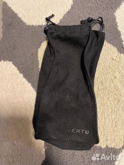 Vertu Чехол и кабель