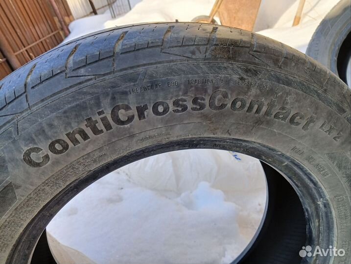 Continental ContiCrossContact LX2 215/65 R16