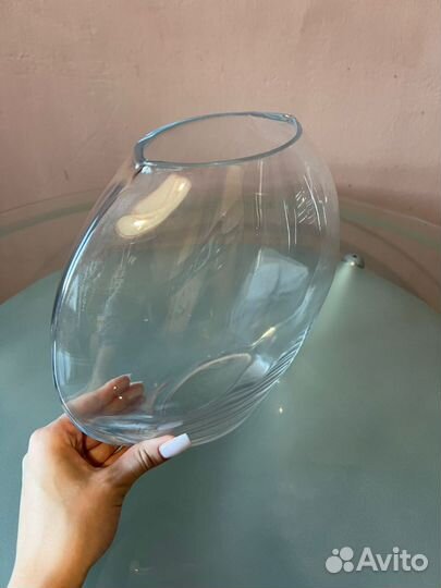 Ваза из стекла интерьерная