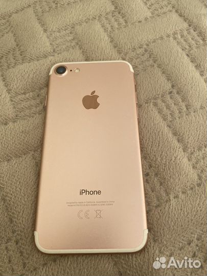 Телефон iPhone 7