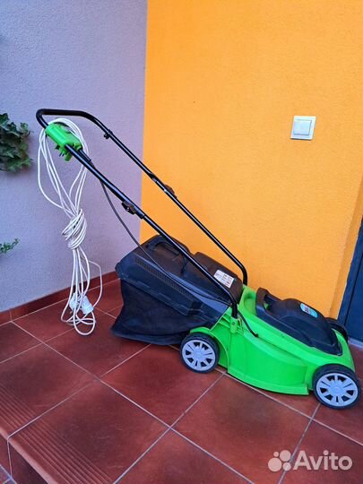 Электрическая газонокосилка Greenworks GLM1232