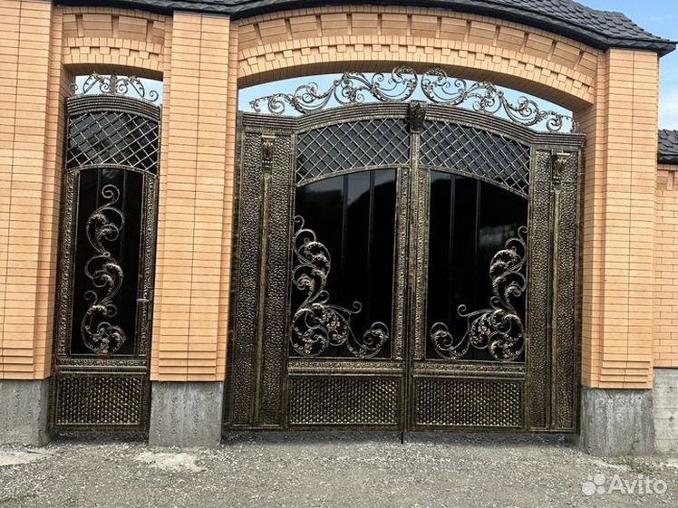 Новые кованые ворота в Чечне