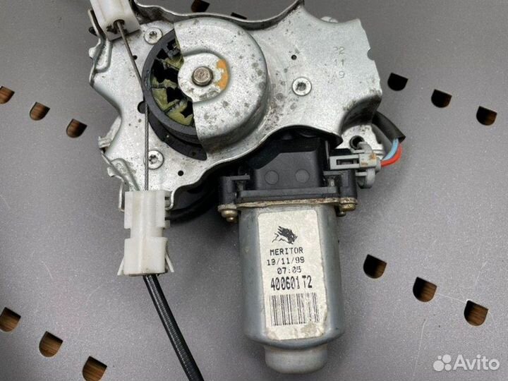 Стеклоподъемник передний левый Nissan Primera P11