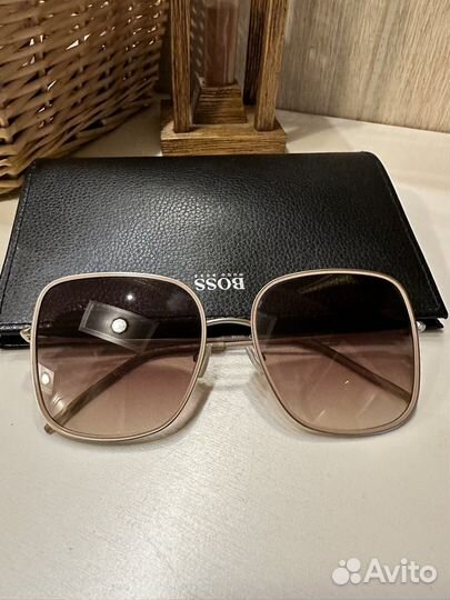 Солнцезащитные очки женские брендовые