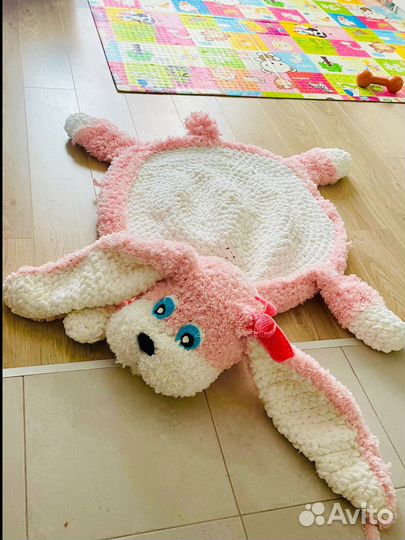 Вязаный ковер собака