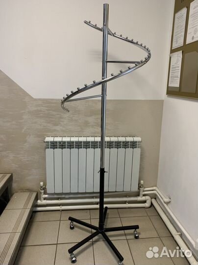 Напольные и настенные вешалки для одежды