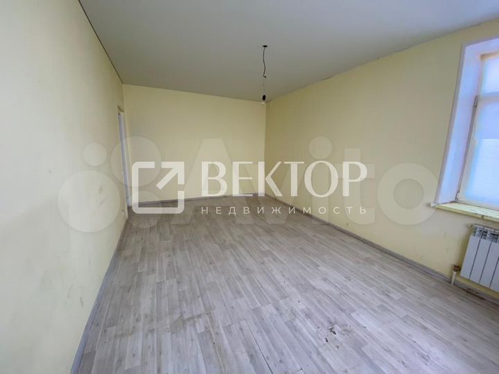 3-к. квартира, 104,8 м², 1/3 эт.