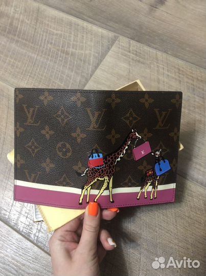 Обложка на паспорт louis vuitton жираф