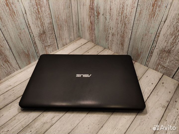Игровой Asus 17.3 Дюйма/8GB RAM/SSD 500GB