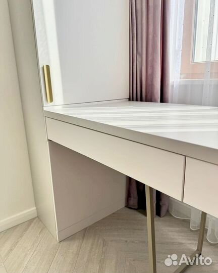 Шкаф в детскую комнату