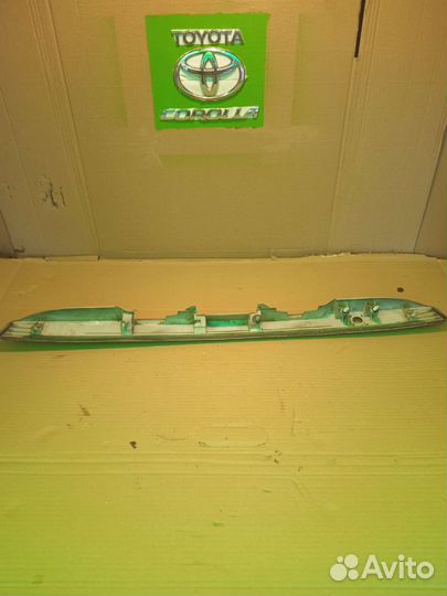 Молдинг багажника Тойота Королла 150