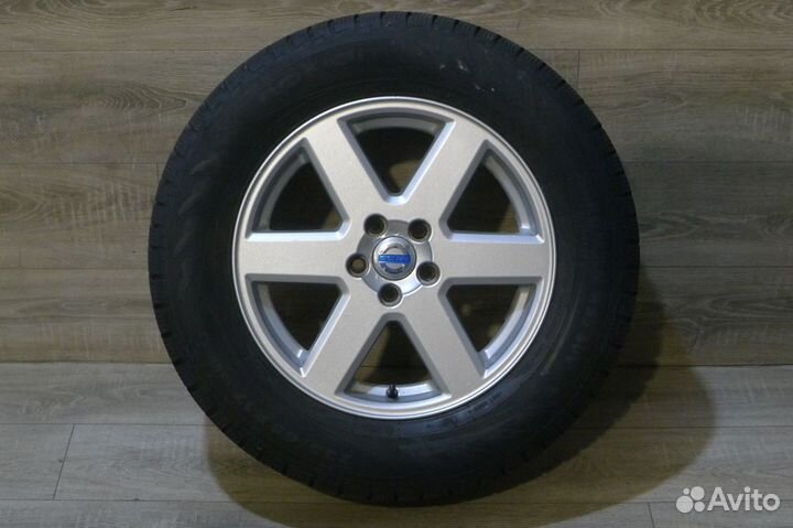 Комплект оригинальных колес Volvo XC90 R17 зима