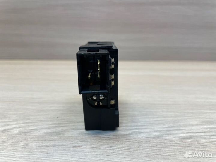 Кнопка корректора фар LADA X-Ray Cross