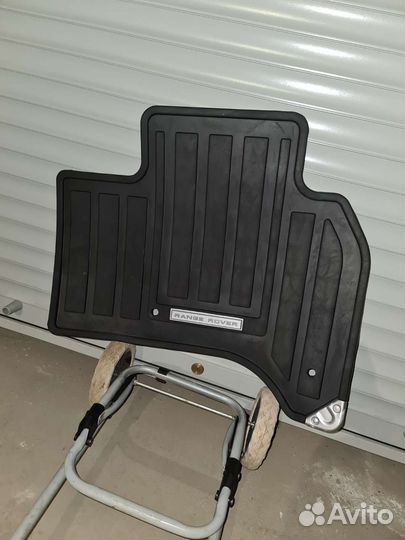 Автомобильные коврики резиновые