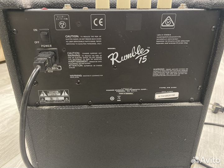 Басовый комбоусилитель Fender Rumble 15