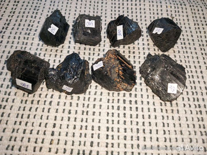 Черный турмалин шерл