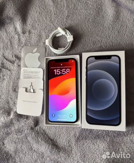 iPhone 12, 64 ГБ