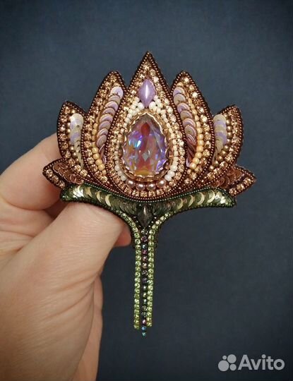 Брошь лотос