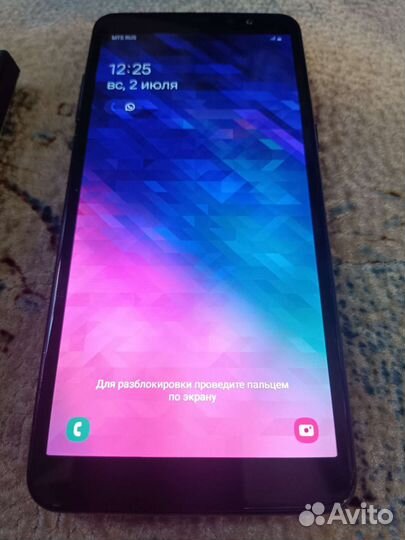 Телефон Samsung A8+
