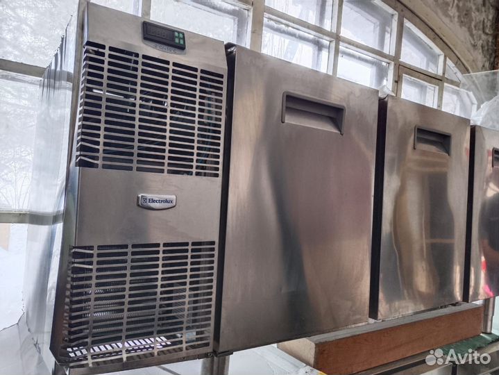 Холодильный стол Electrolux