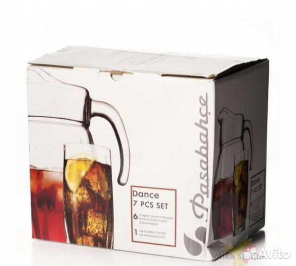 Кувшин и стаканы