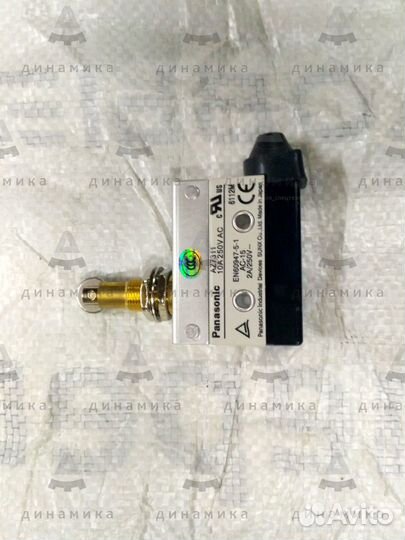 Выключатель 10A 250V конечный AZ7311