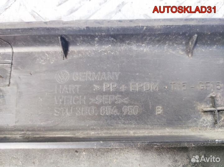 Молдинг задней правой двери VW Passat B5 3B0854950