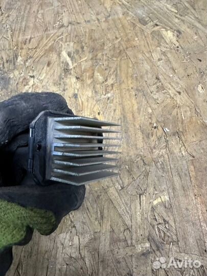 Резистор печки Honda Civic 8 4D