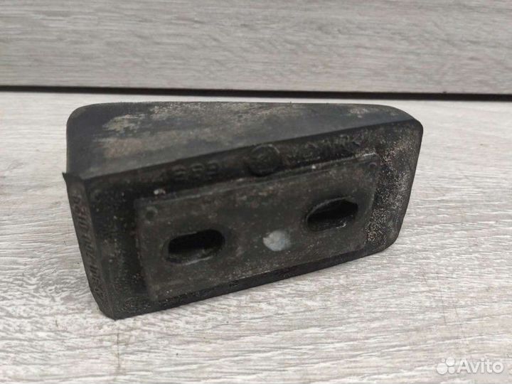 Ограничитель двери Mercedes Sprinter W901