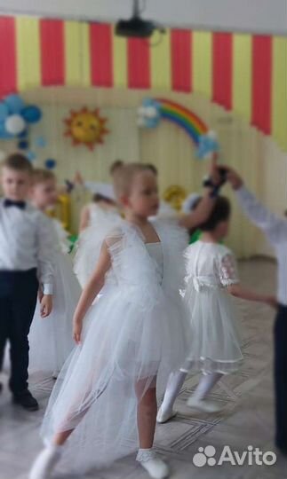 Платье белое