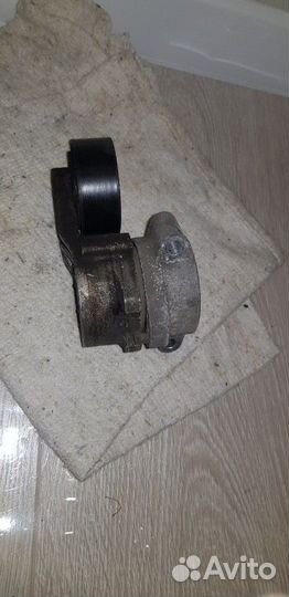 Ролик приводного ремня