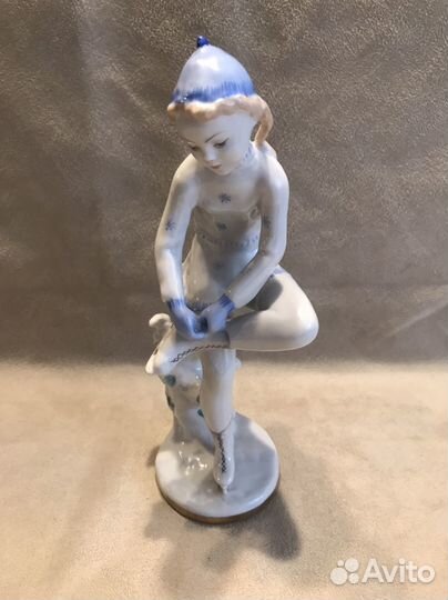 Статуэтка фарфор 