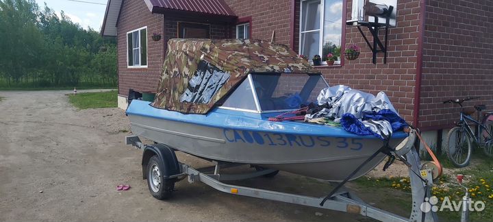 Лодка с мотором