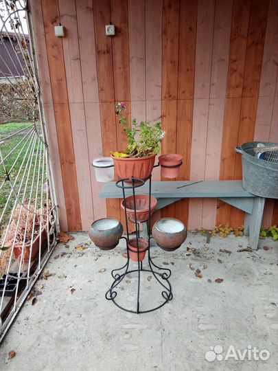 Подставки для цветов вазон