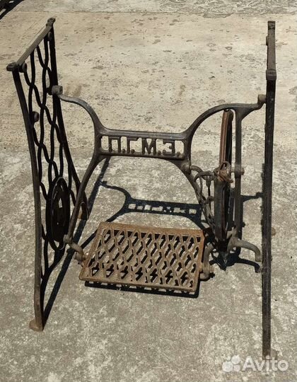 Станина от швейной машинки