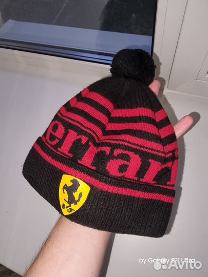 Зимняя шапка Ferrari