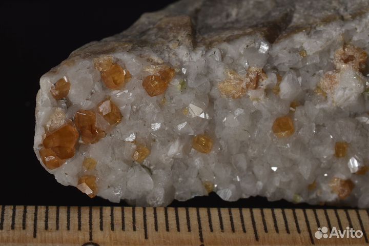 Друза кристаллов. Гроссуляр, кальцит. Лот №1176