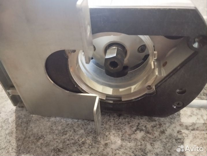 Фрезер Makita rp 1110 c